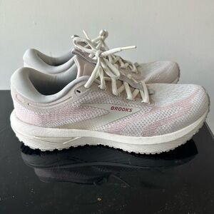 Brooks Revel 7  Women's Light Pink and White Athletic Shoes